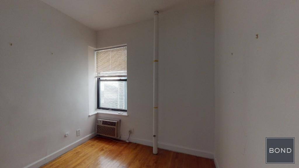 Apartment for rent at 226 E 87th St #4B, New York, NY 10128