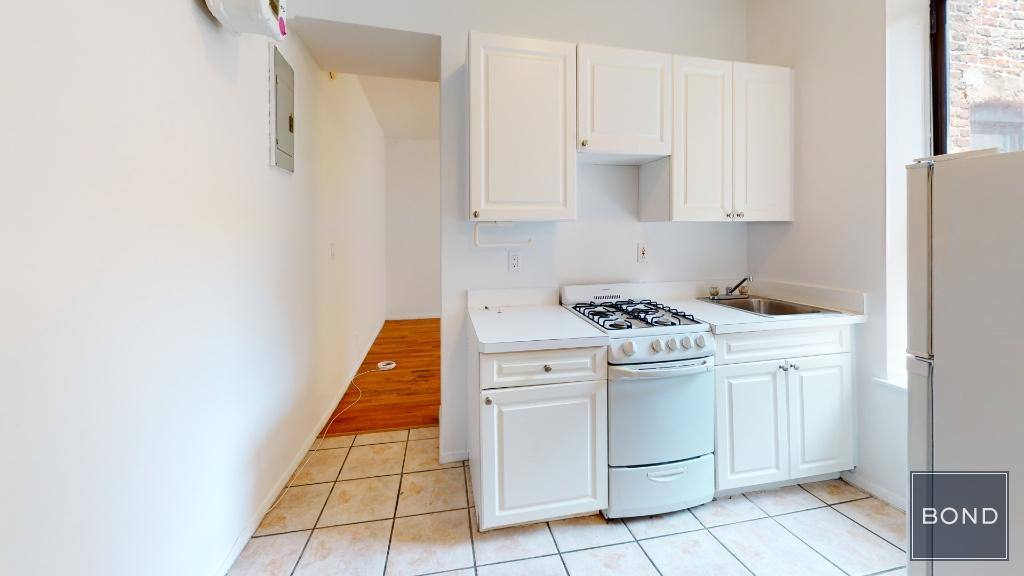 Apartment for rent at 411 E 70th St #5C, New York, NY 10021