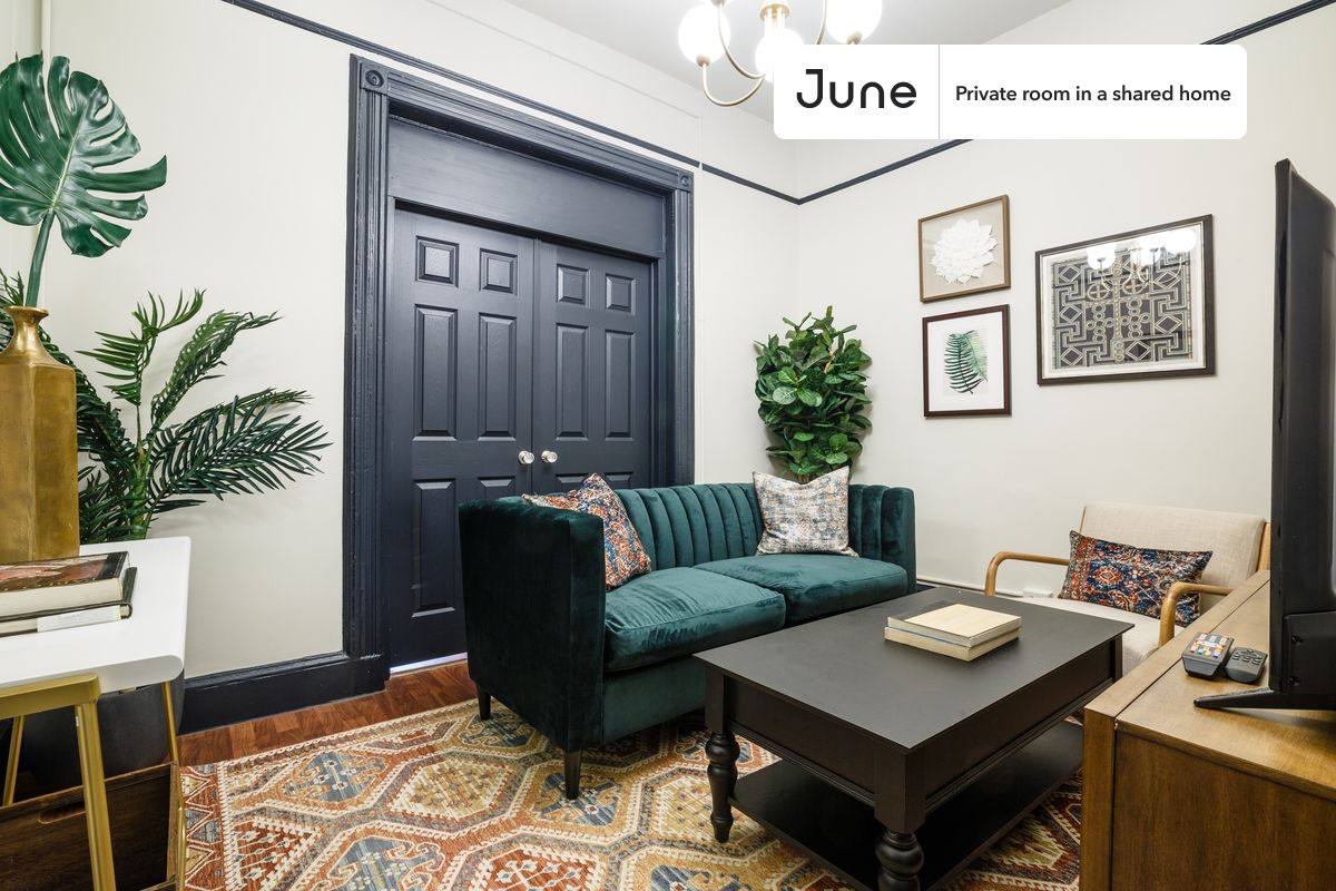 Apartment for rent at 336 W 47th St, New York, NY 10036