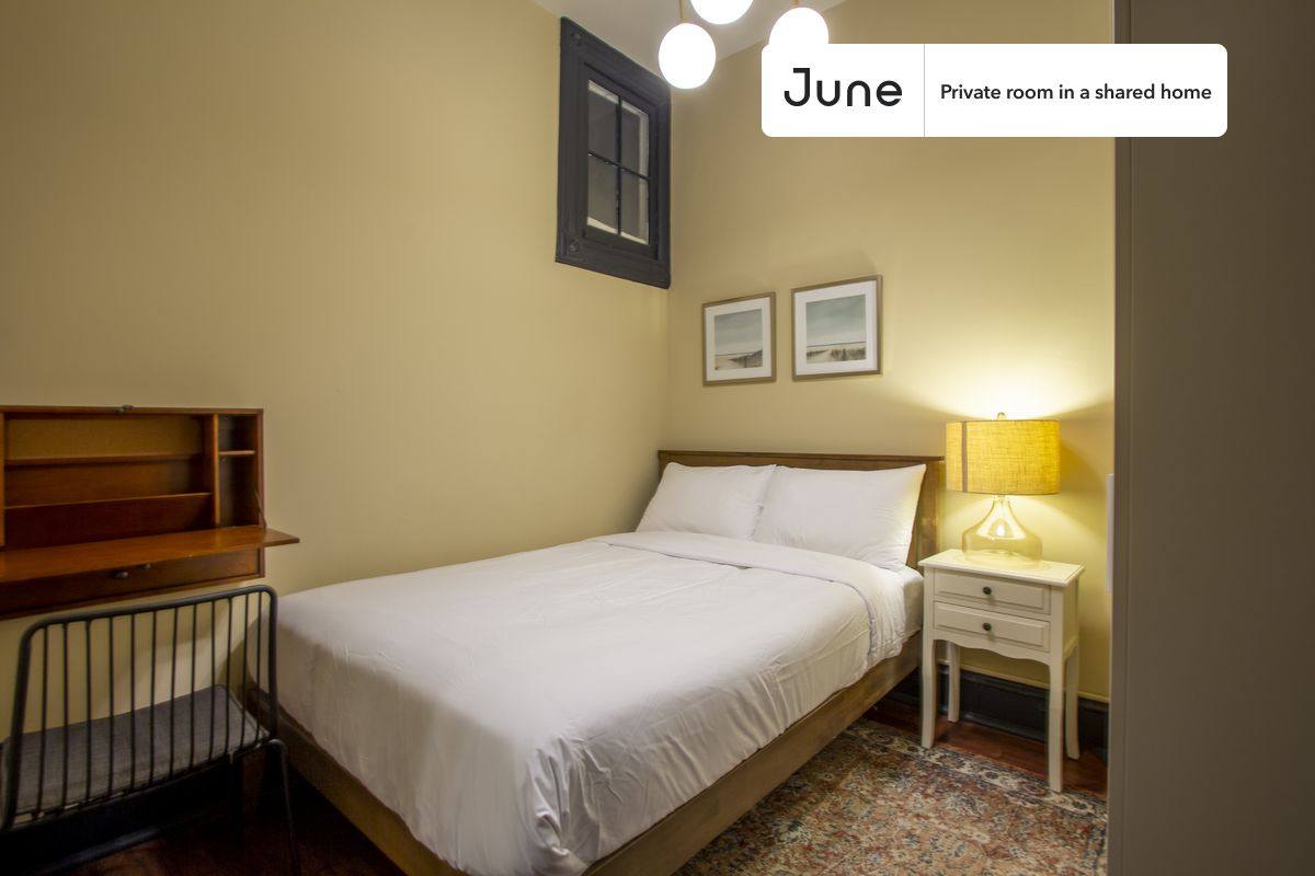 Apartment for rent at 336 W 47th St, New York, NY 10036