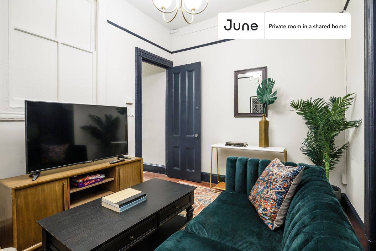 Apartment for rent at 336 W 47th St, New York, NY 10036