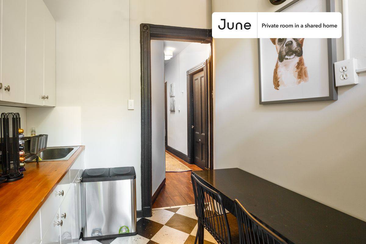 Apartment for rent at 336 W 47th St, New York, NY 10036