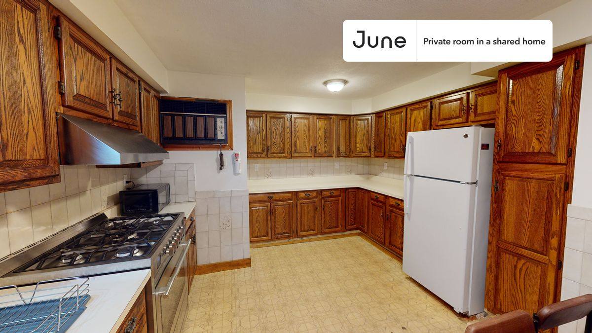 Apartment for rent at 105 Walnut St, Somerville, MA 02145