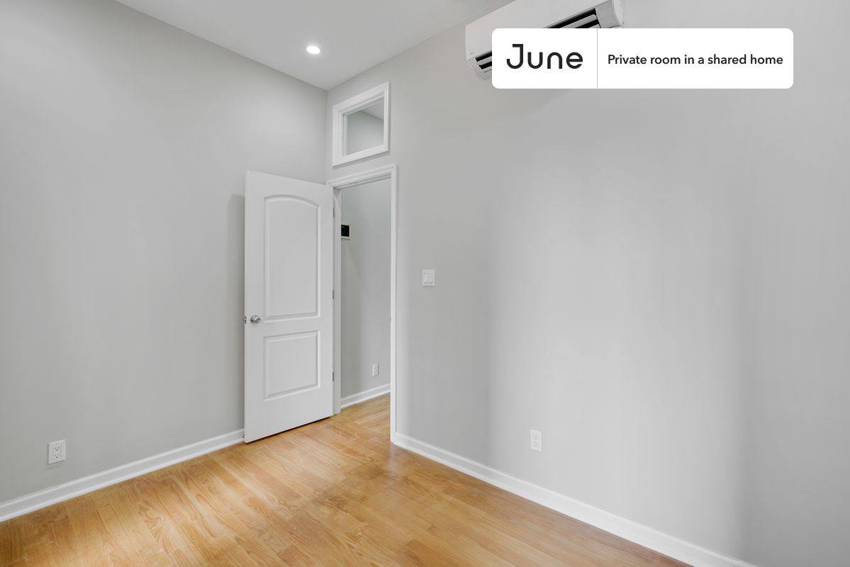 Apartment for rent at 208 E 95th St, New York, NY 10128