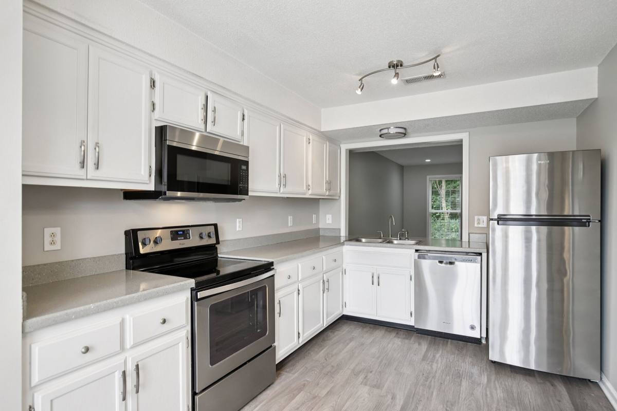 Townhouse for rent at The Landings at Riverside, 1104-A Plymouth Rd, Clarksville, TN 37040