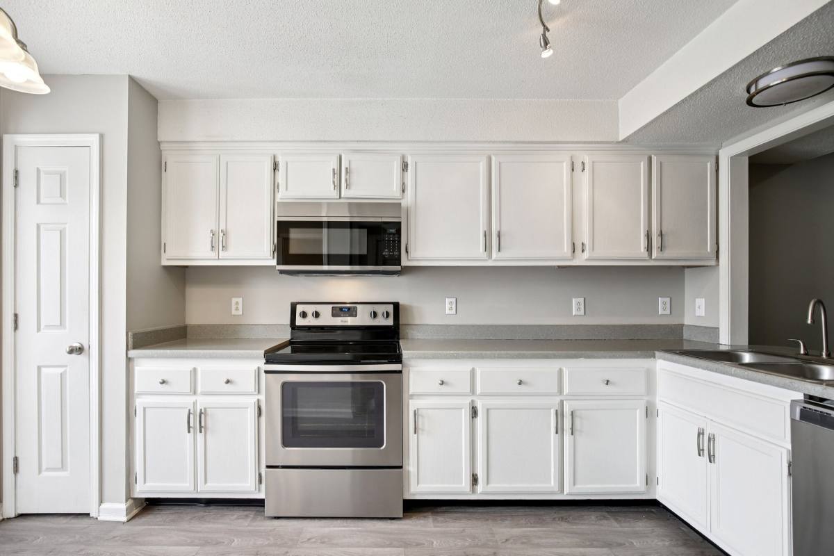 Townhouse for rent at The Landings at Riverside, 1104-A Plymouth Rd, Clarksville, TN 37040