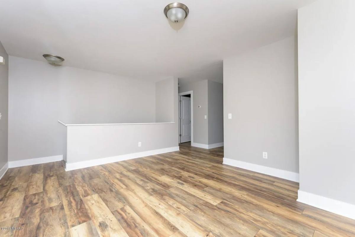 Apartment for rent at 1387-1389 106th Ave, Otsego, MI 49078