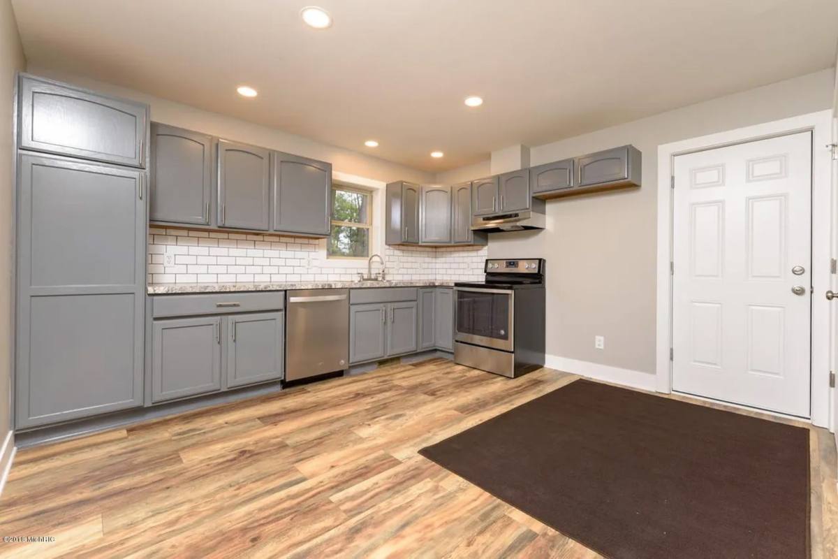 Apartment for rent at 1387-1389 106th Ave, Otsego, MI 49078