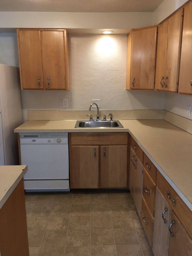 Apartment for rent at 60 62 Kourt Dr, Eugene, OR 97404