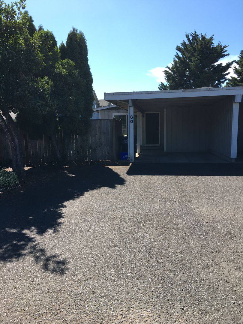 Apartment for rent at 60 62 Kourt Dr, Eugene, OR 97404