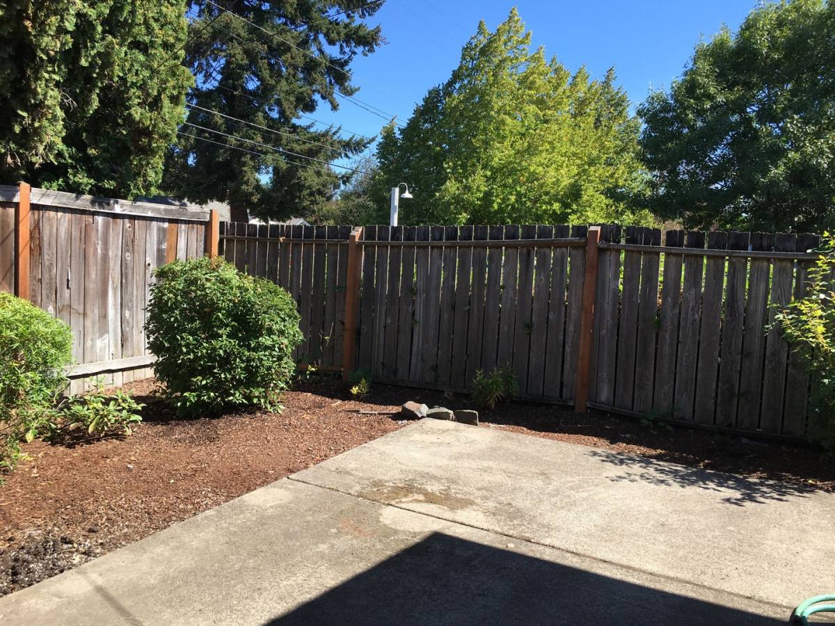 Apartment for rent at 60 62 Kourt Dr, Eugene, OR 97404