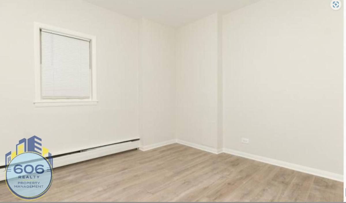 Apartment for rent at 5565 W 95th St, Oak Lawn, IL 60453