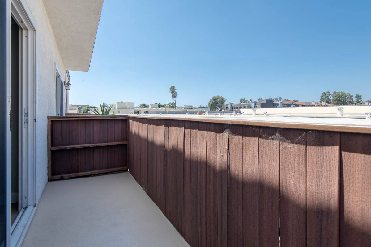 Apartment for rent at 8117 Manitoba St, Playa Del Rey, CA 90293