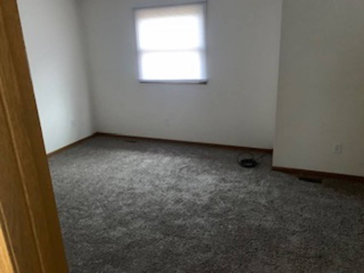 Apartment for rent at 1027-1029 Valley Side Dr, Maumee, OH 43537