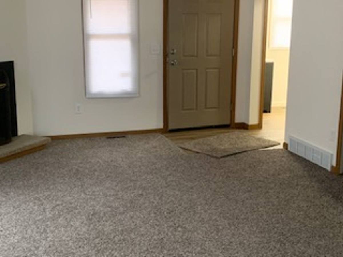 Apartment for rent at 1027-1029 Valley Side Dr, Maumee, OH 43537