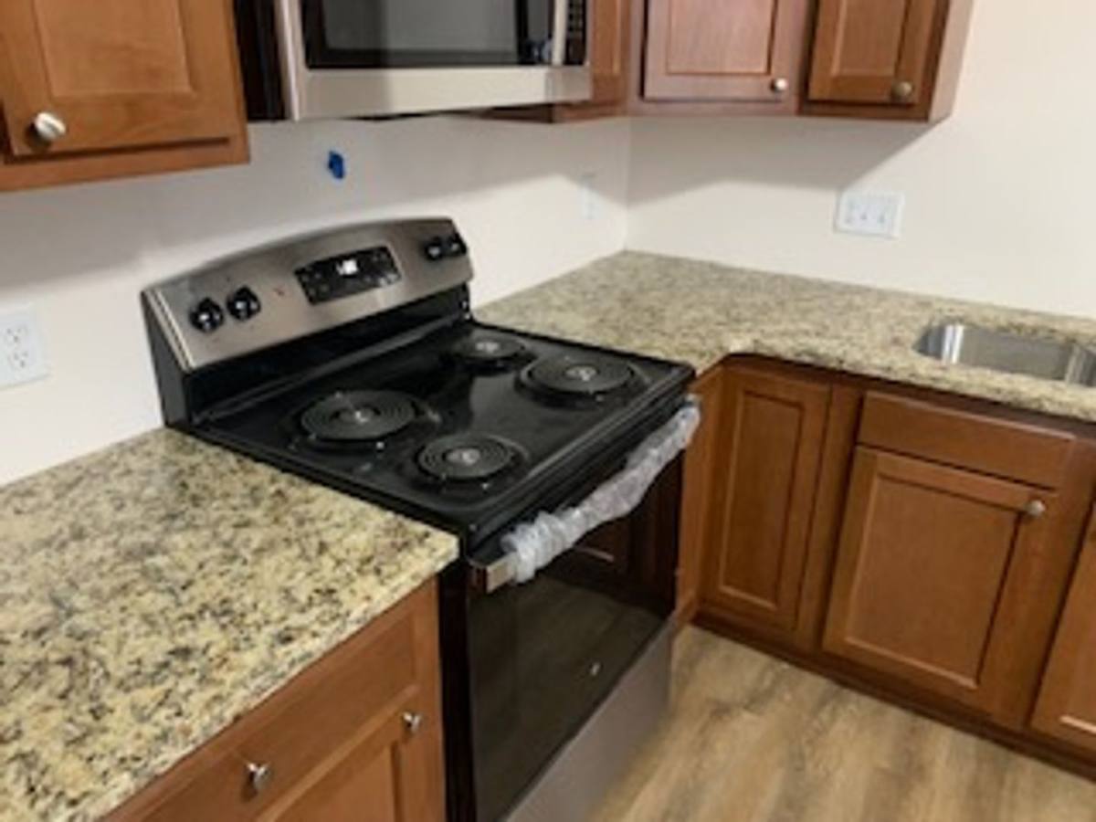 Apartment for rent at 1027-1029 Valley Side Dr, Maumee, OH 43537