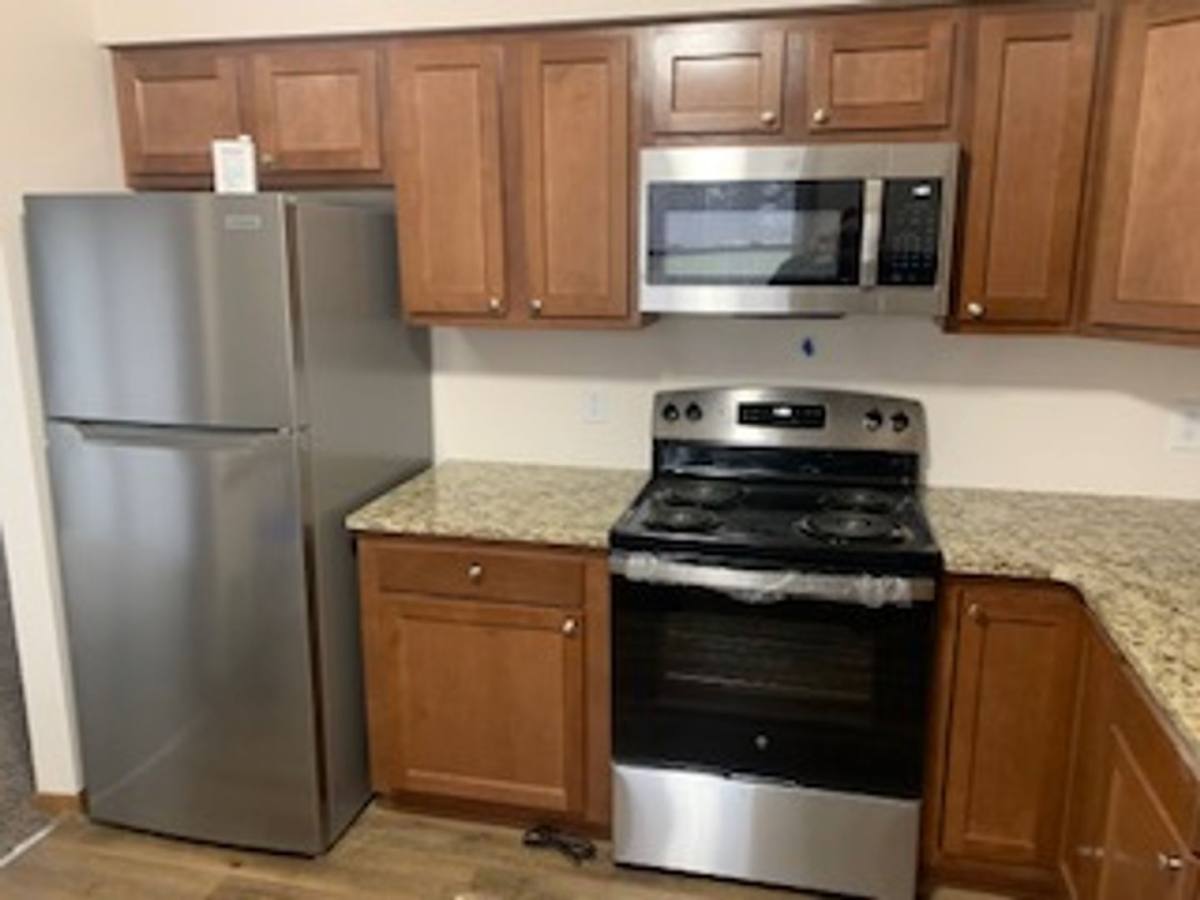Apartment for rent at 1027-1029 Valley Side Dr, Maumee, OH 43537