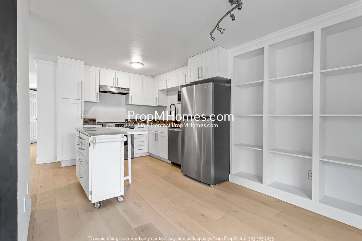 Apartment for rent at 7937 SW 40th Ave, Portland, OR 97219