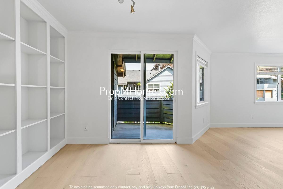 Apartment for rent at 7937 SW 40th Ave, Portland, OR 97219