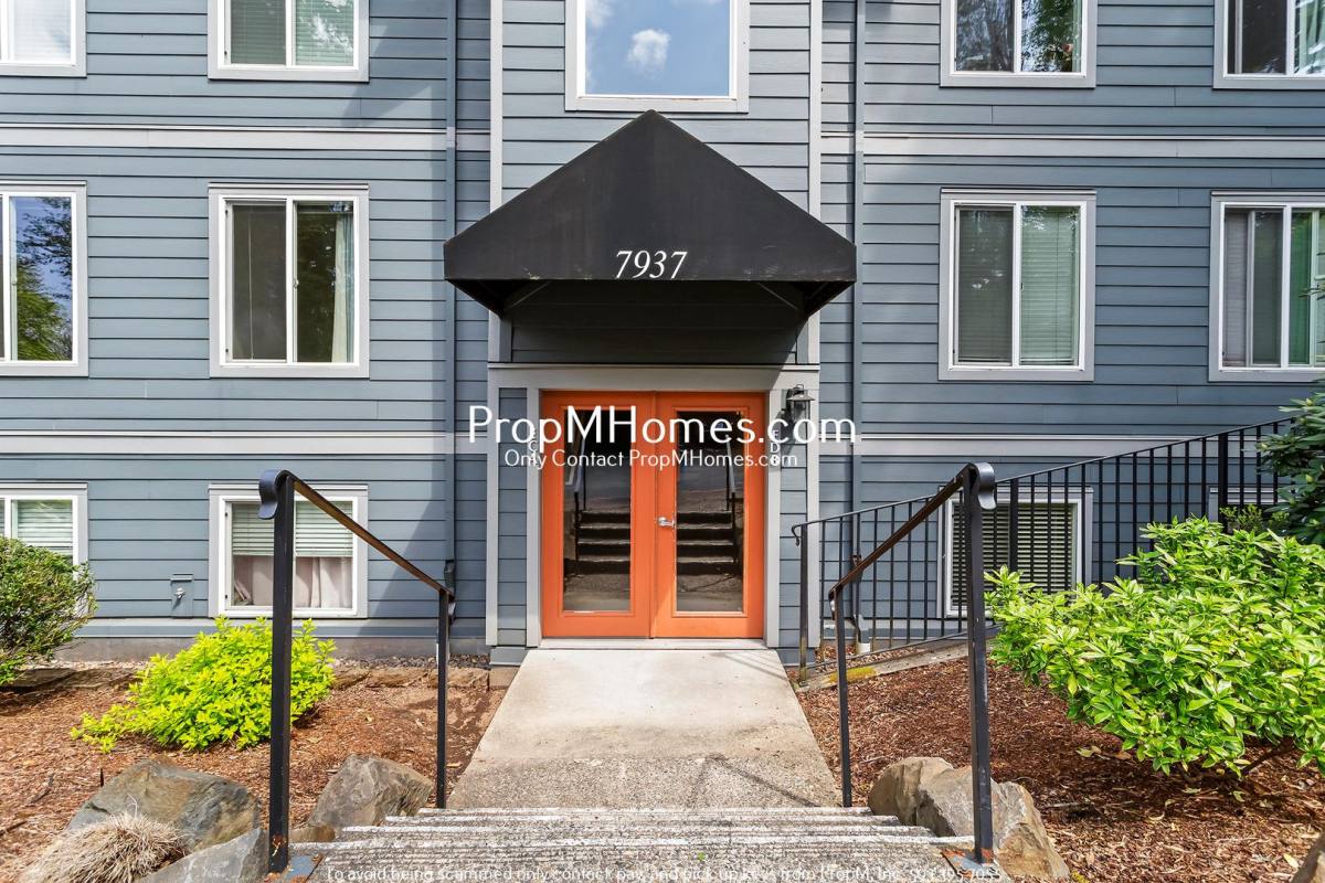 Apartment for rent at 7937 SW 40th Ave, Portland, OR 97219