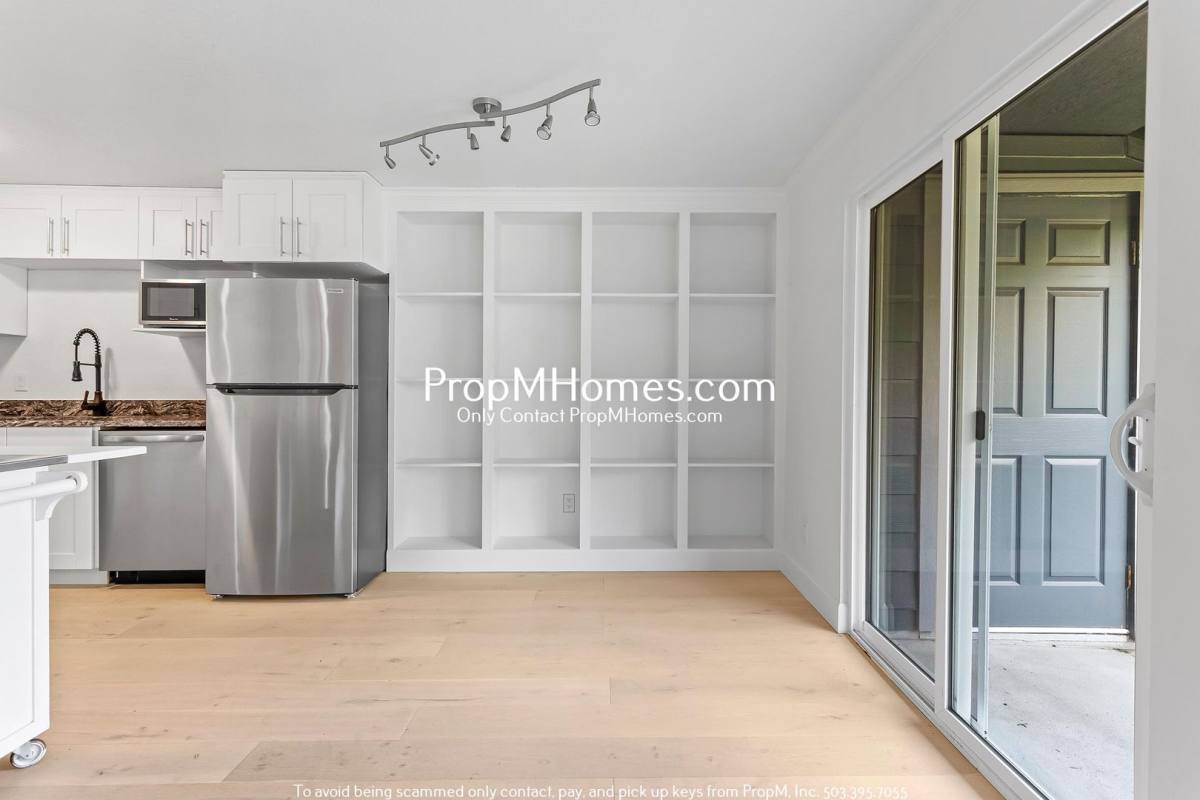 Apartment for rent at 7937 SW 40th Ave, Portland, OR 97219