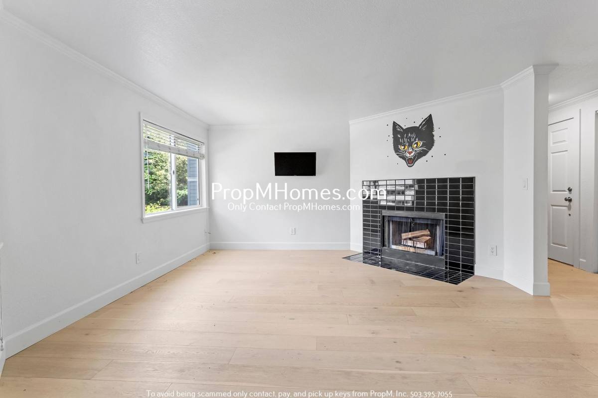 Apartment for rent at 7937 SW 40th Ave, Portland, OR 97219