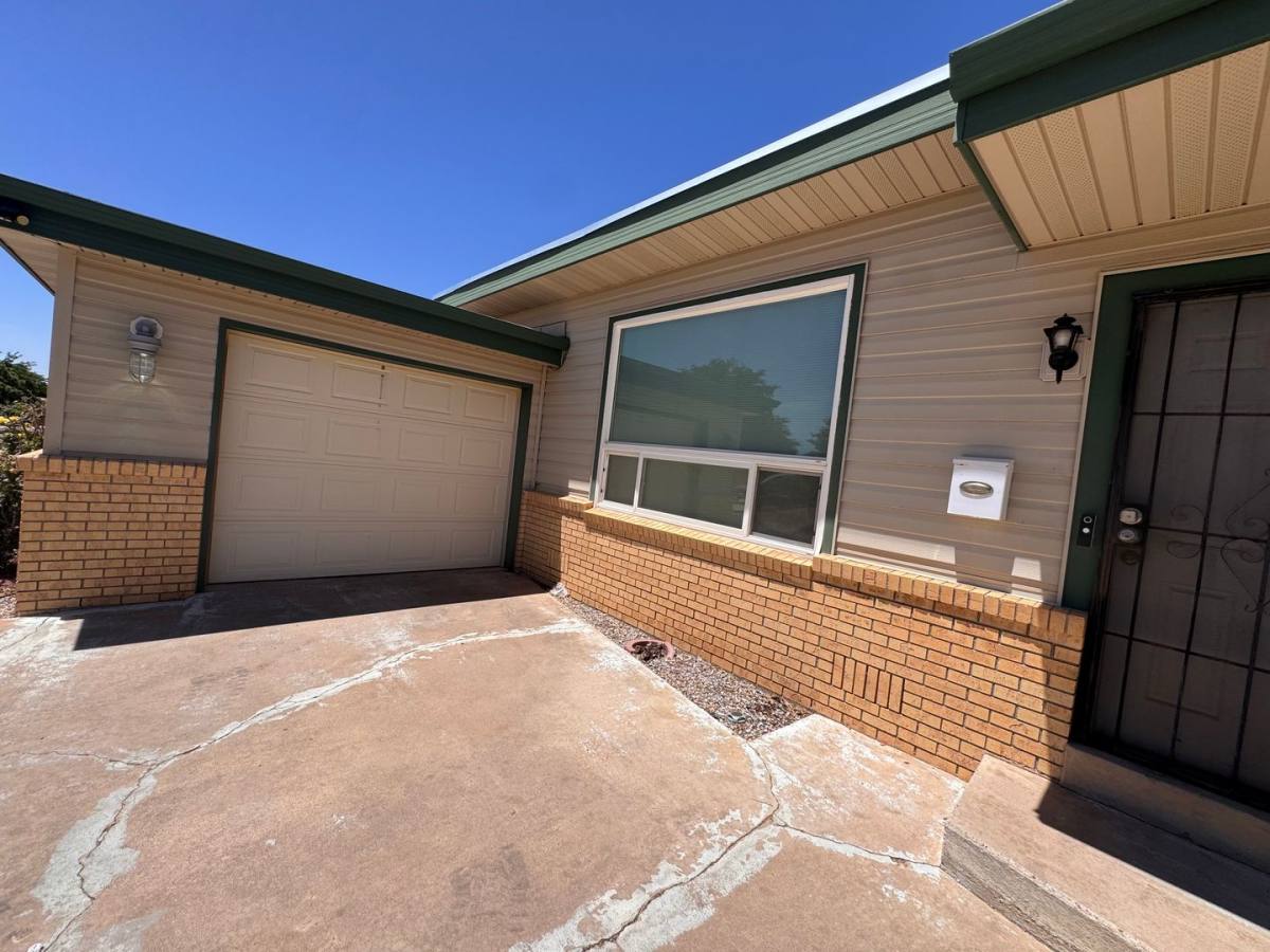 House for rent at 10211 Blume St NE, Albuquerque, NM 87112
