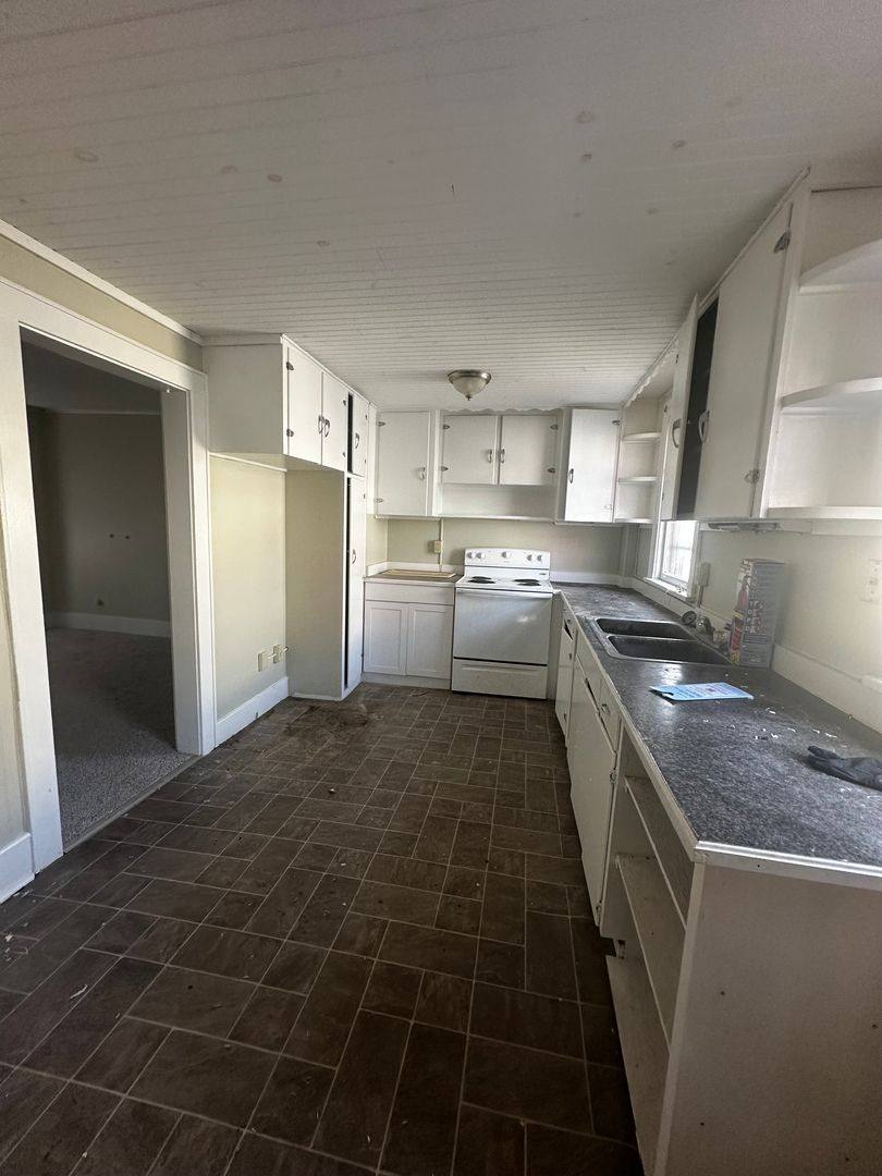 Apartment for rent at 15 Broadway, Saranac Lake, NY 12983