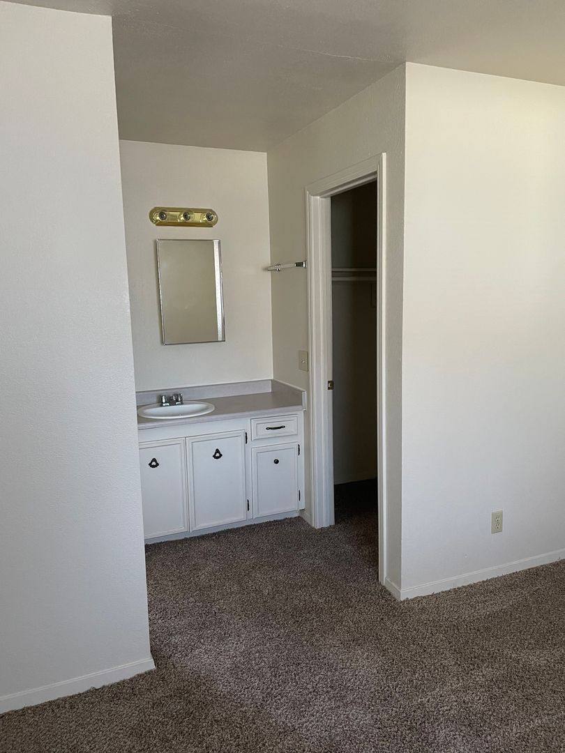 Apartment for rent at 1106 Layton Rd, Redding, CA 96002