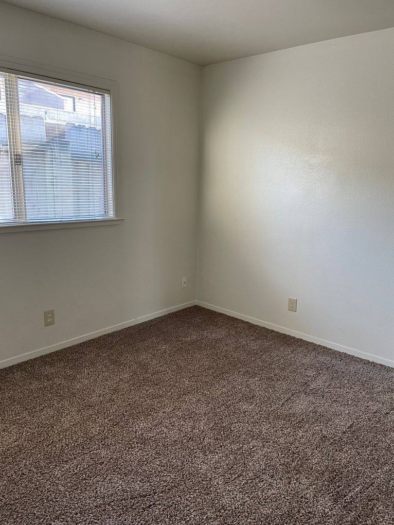 Apartment for rent at 1106 Layton Rd, Redding, CA 96002