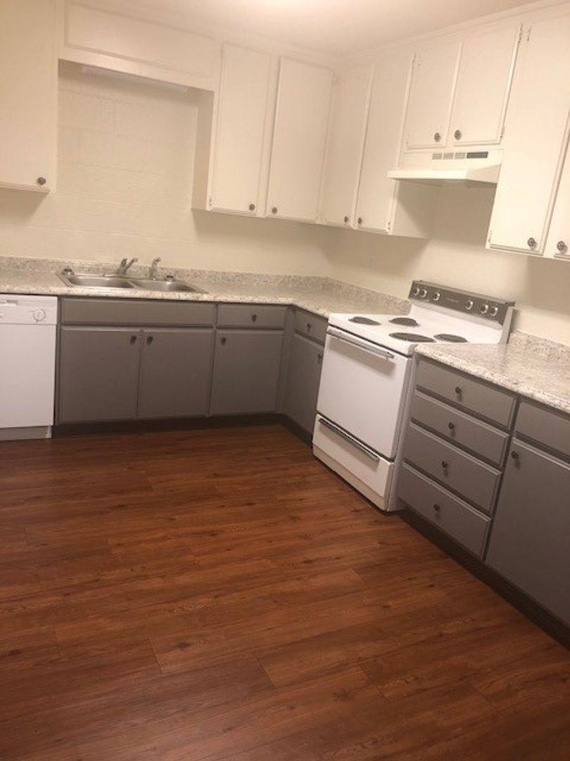Apartment for rent at 1161 W St, Redding, CA 96001