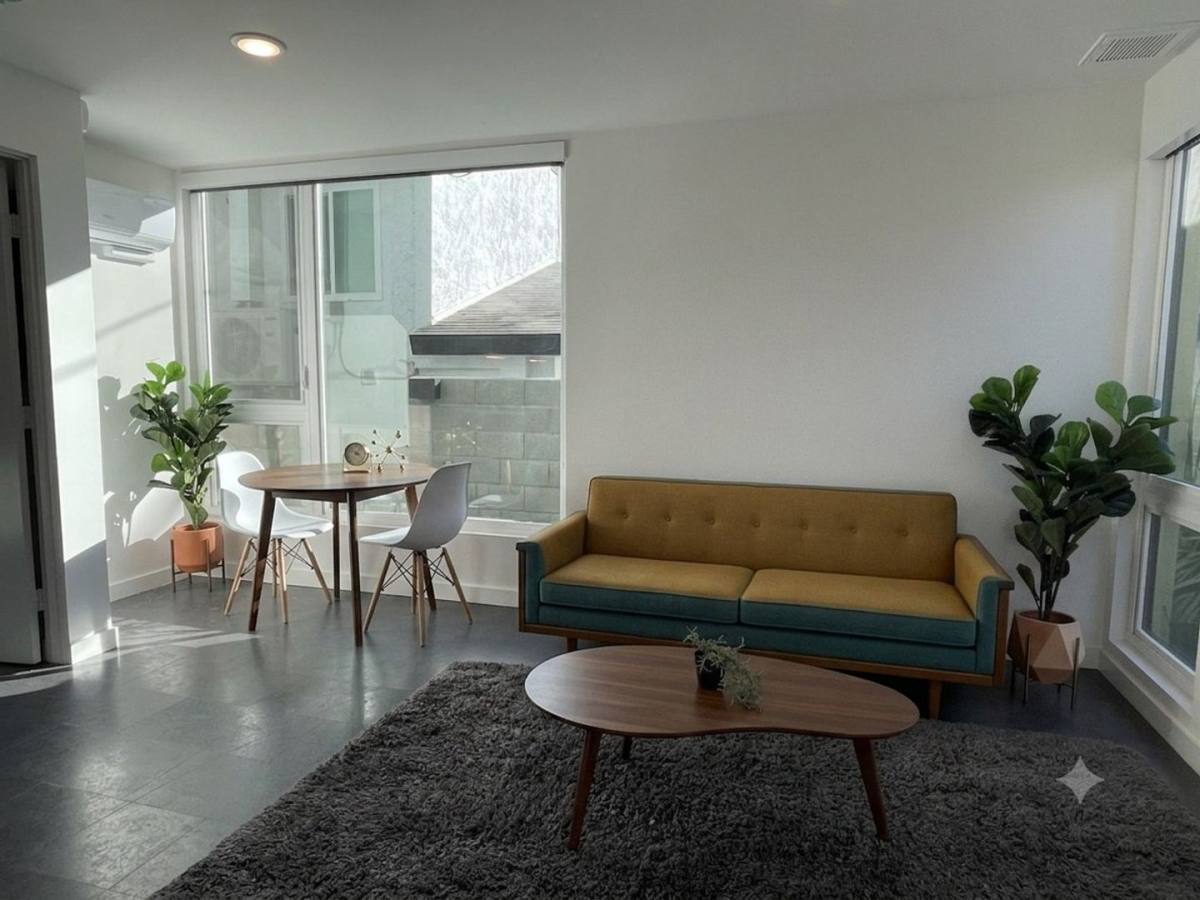 Apartment for rent at 2441 University Ave, San Diego, CA 92104
