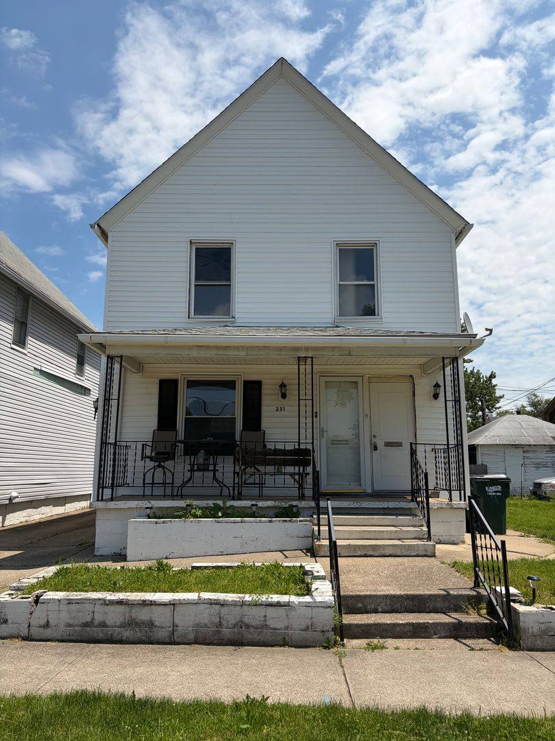 Apartment for rent at 251 5th St, Barberton, OH 44203