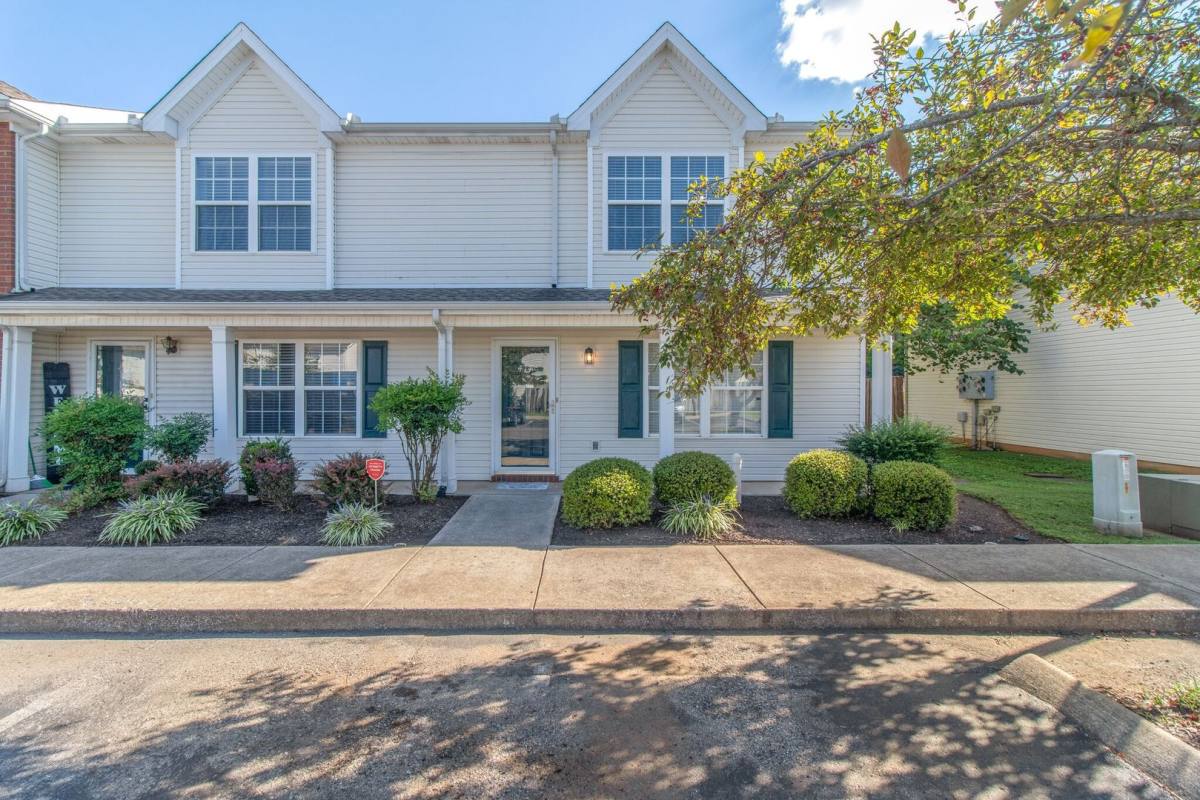 Townhouse for rent at 417 Shoshone Place, Murfreesboro, TN 37128