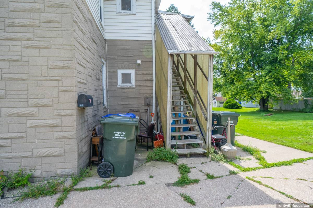 Apartment for rent at 1111 Oviatt St, Kaukauna, WI 54130