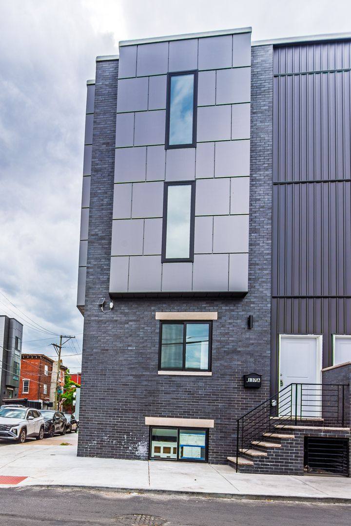 Apartment for rent at 137 E Cumberland St #B, Philadelphia, PA 19125