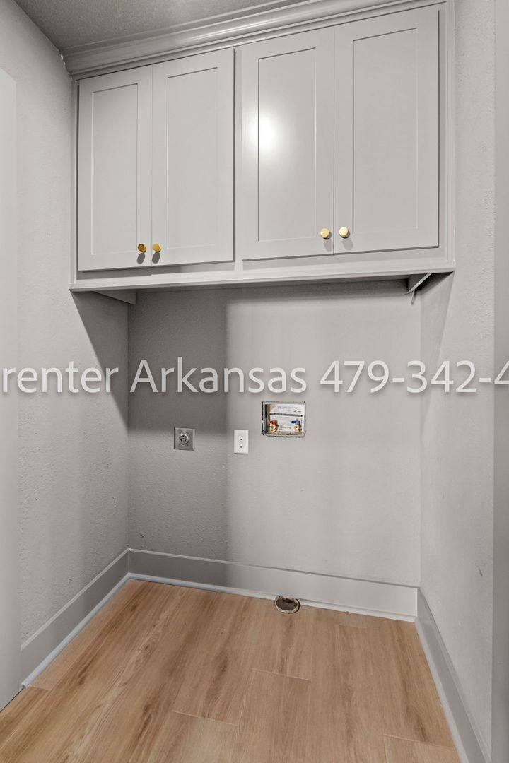 House for rent at 390 S University Ave, Fayetteville, AR 72701
