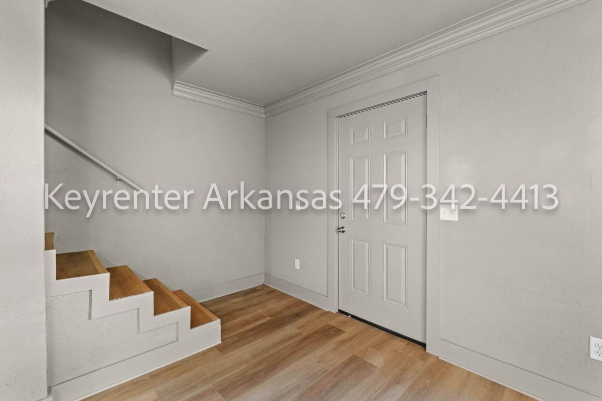 House for rent at 390 S University Ave, Fayetteville, AR 72701