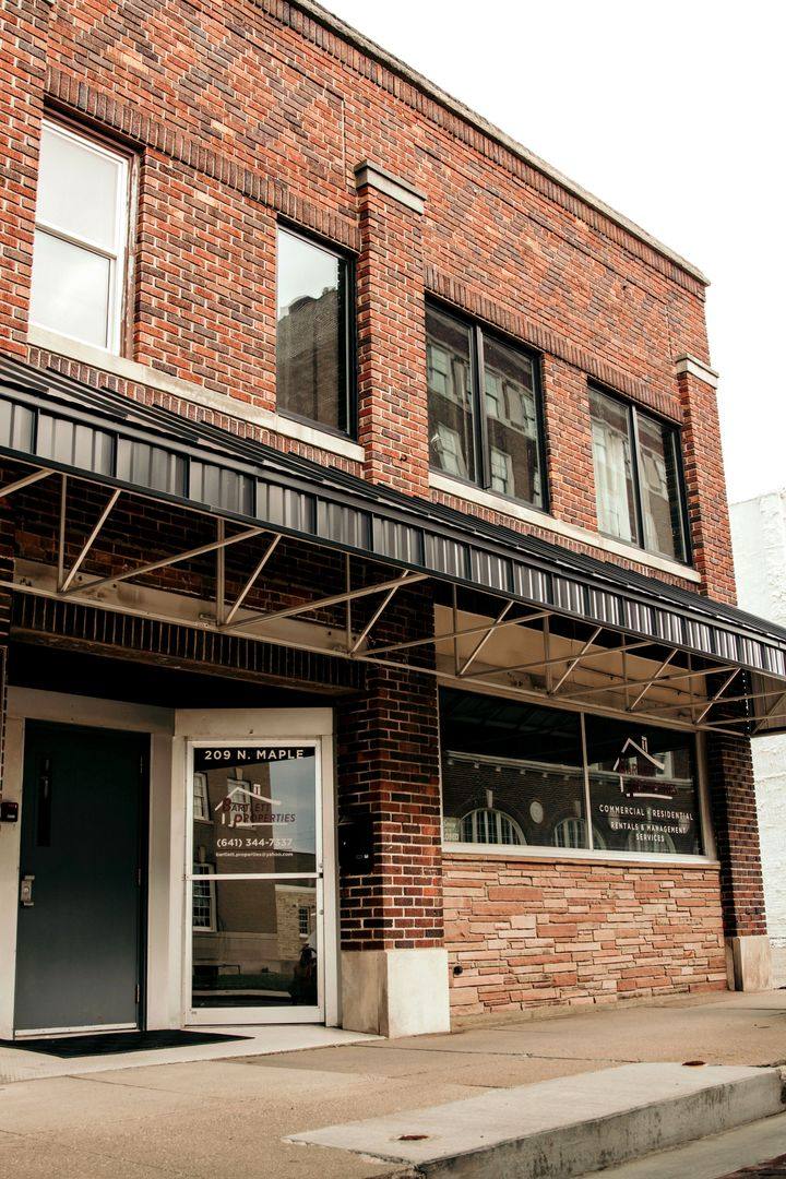 Apartment for rent at 211 N Maple St, Creston, IA 50801