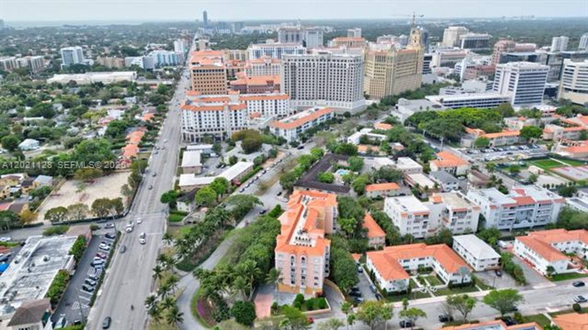 Condo for rent at 1 Alhambra Circle, Miami, FL 33134