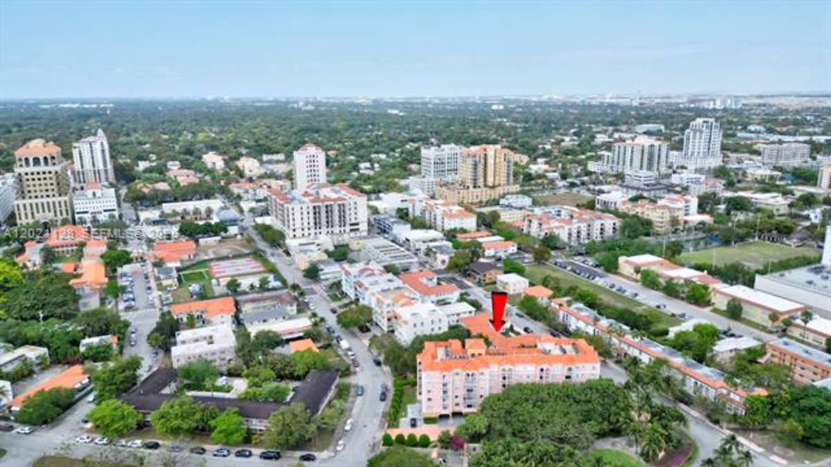 Condo for rent at 1 Alhambra Circle, Miami, FL 33134