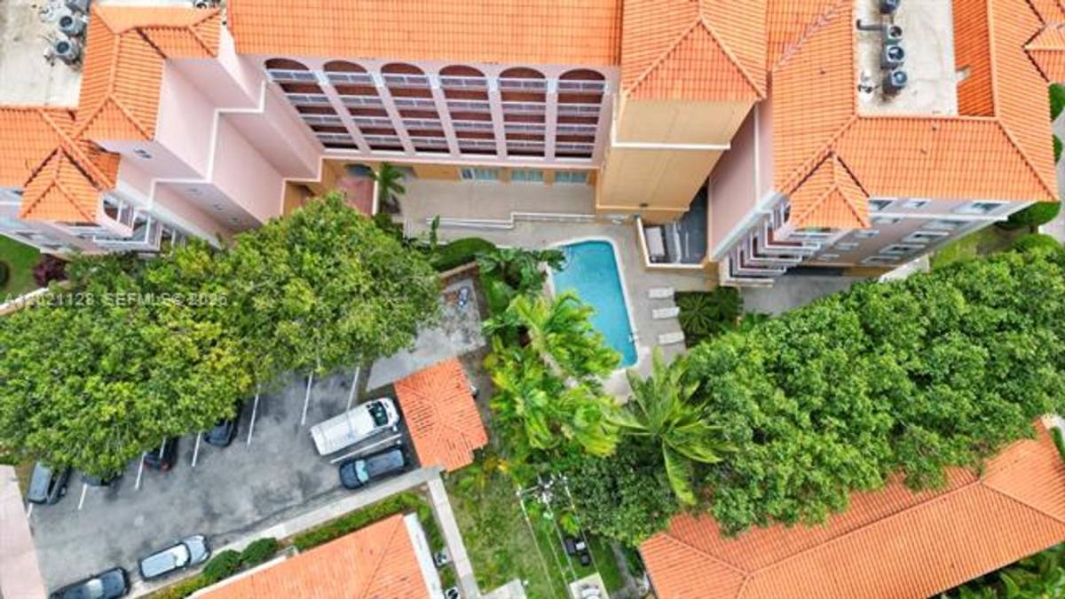 Condo for rent at 1 Alhambra Circle, Miami, FL 33134