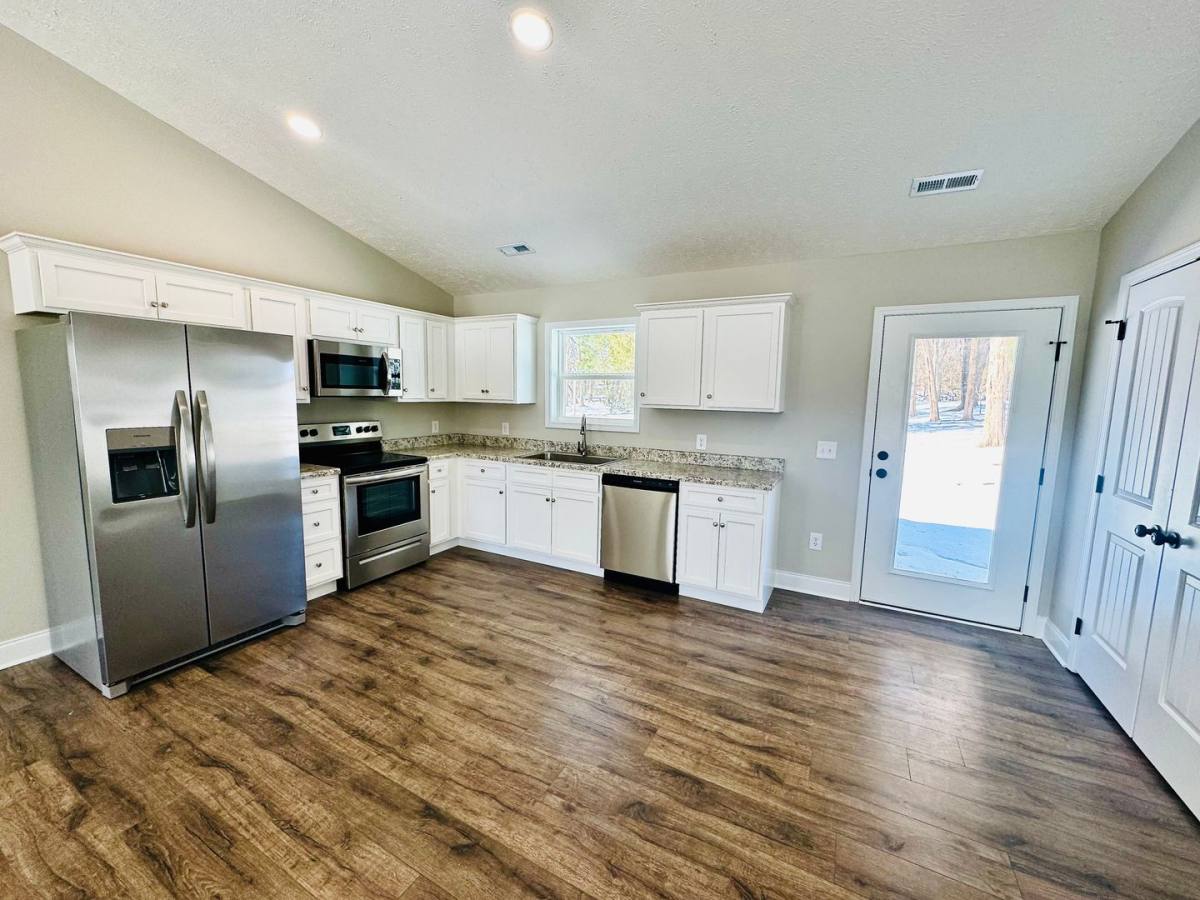 Townhouse for rent at 113 W End Ave, Shelbyville, TN 37160