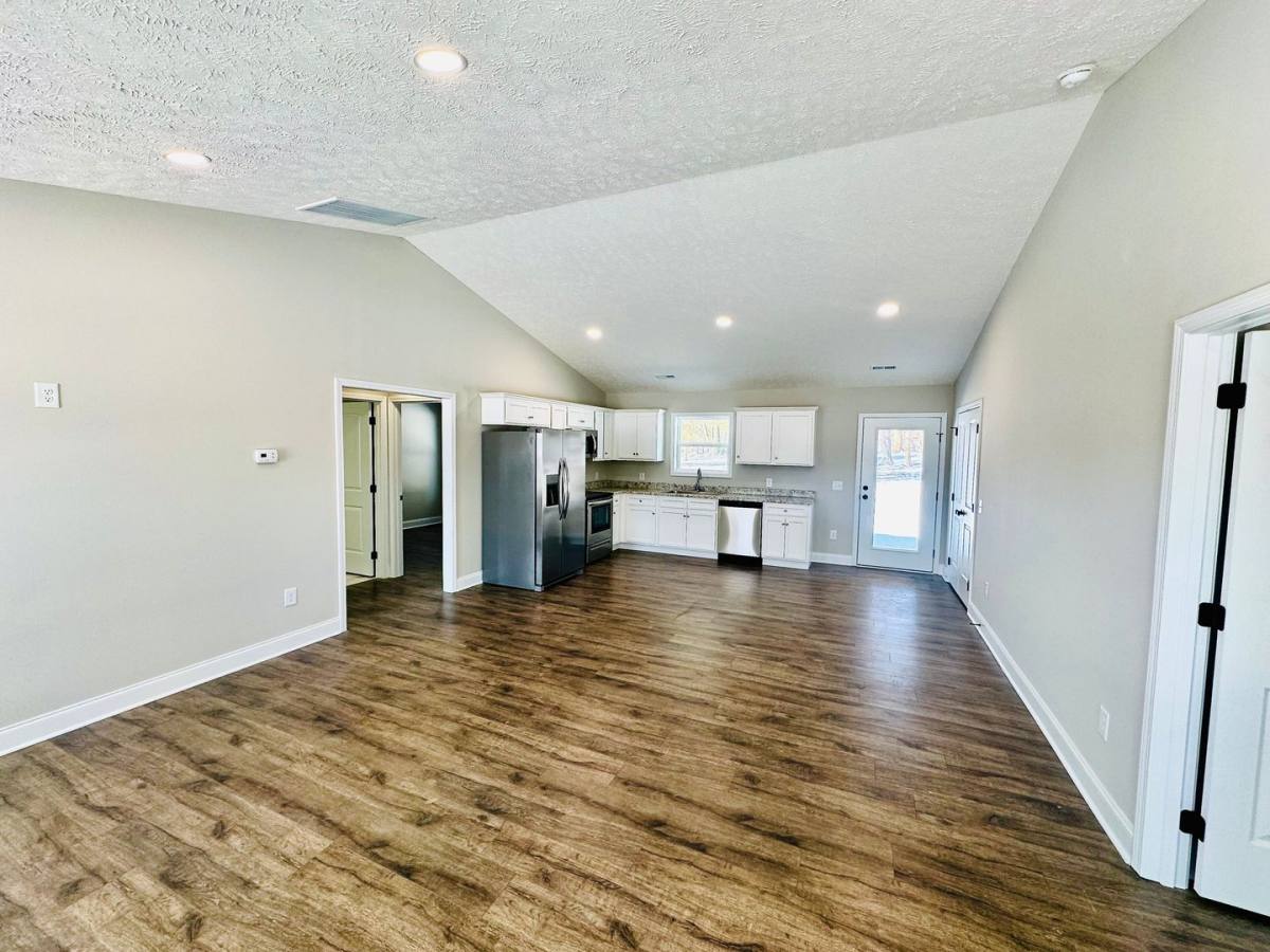 Townhouse for rent at 113 W End Ave, Shelbyville, TN 37160