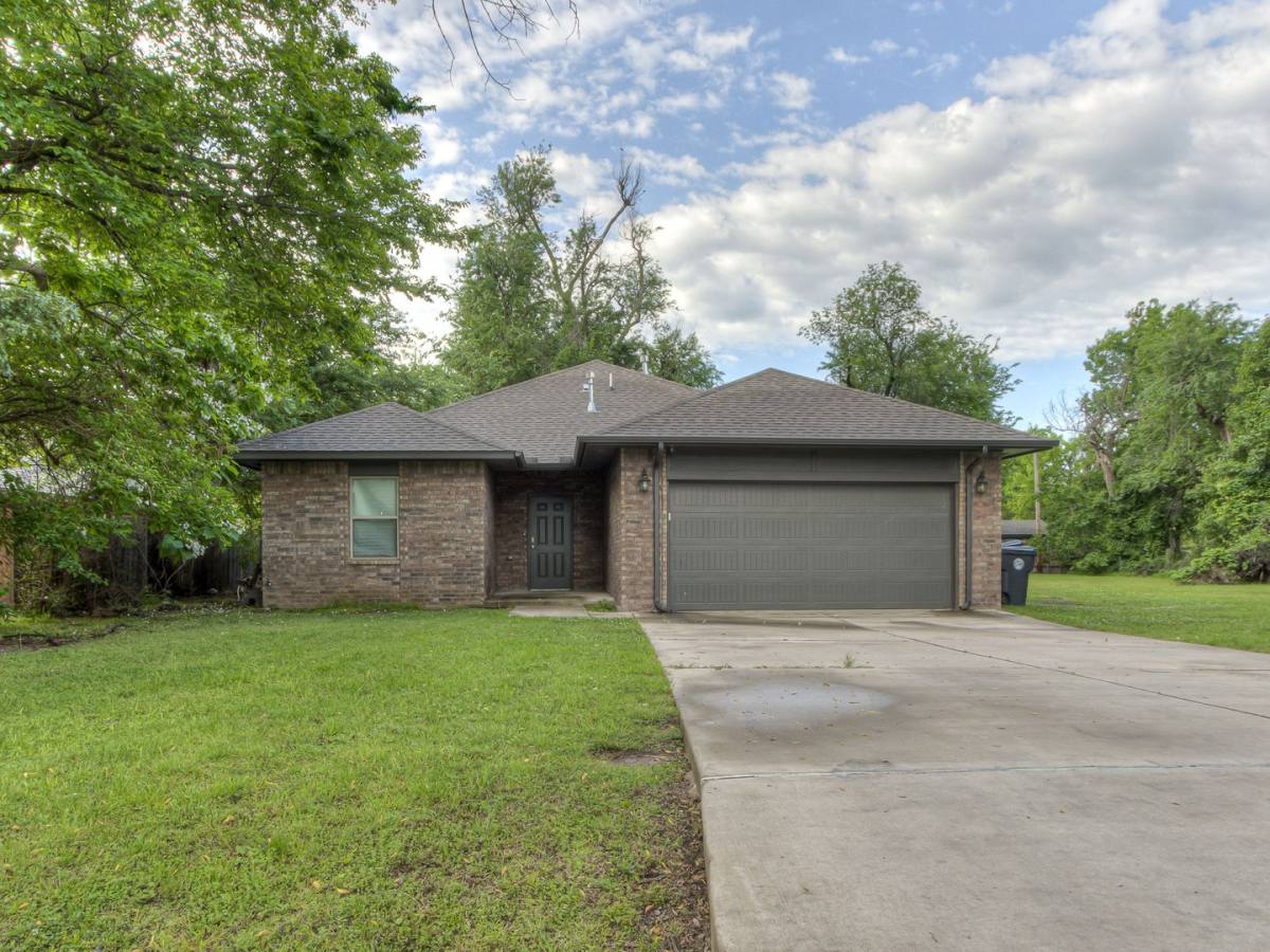 House for rent at 6304 NW 32nd St, Bethany, OK 73008
