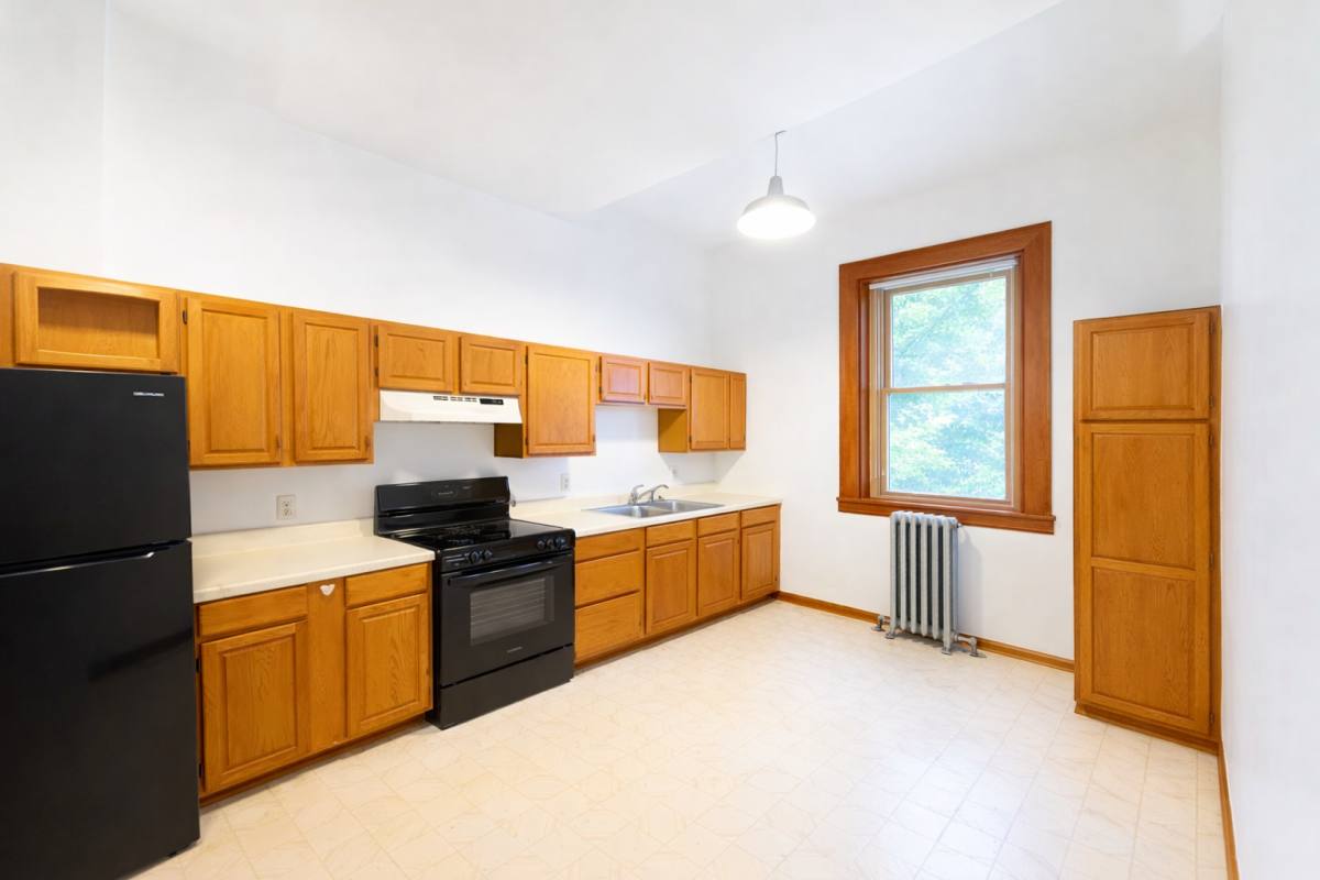 Apartment for rent at 335 Summit Ave, Saint Paul, MN 55102