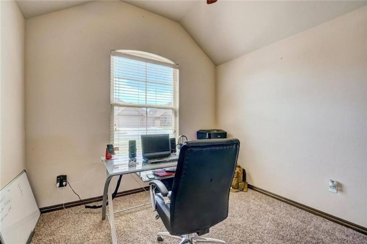 House for rent at 2301 Bretford Way, Norman, OK 73071