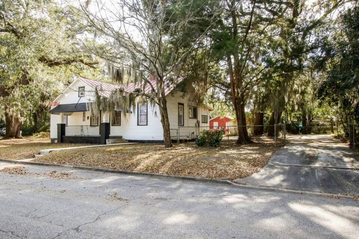 House for rent at 1109 E 69th St, Savannah, GA 31404