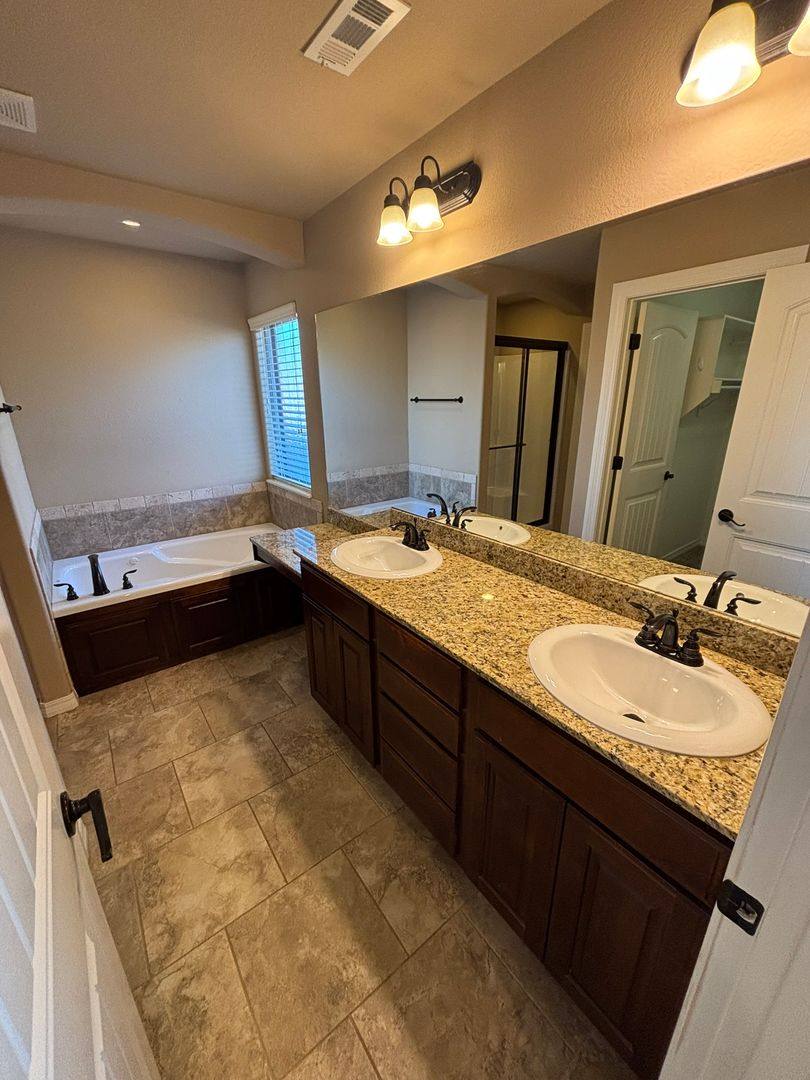 House for rent at 3556 W Country Meadows St, Fayetteville, AR 72704
