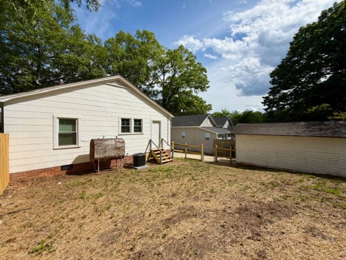 House for rent at 421 N E Ave, Kannapolis, NC 28081